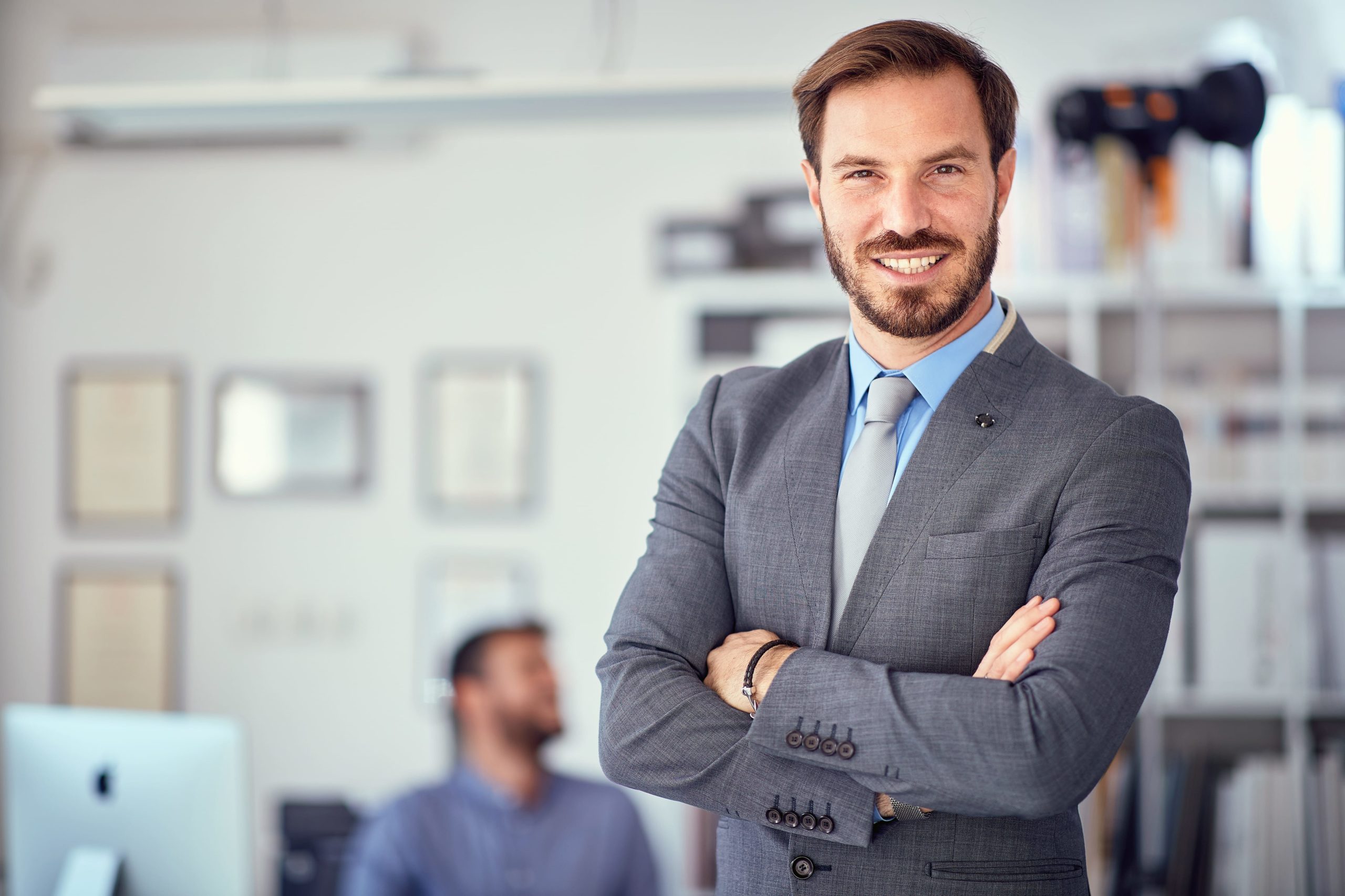 Руководитель компании. Обойтись руководитель. Спокойный человек. Мужчина руководитель. Фото директора а4.